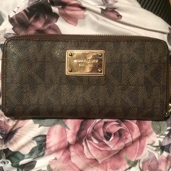 Michael Kors Accessories - Michael Kors Wallet